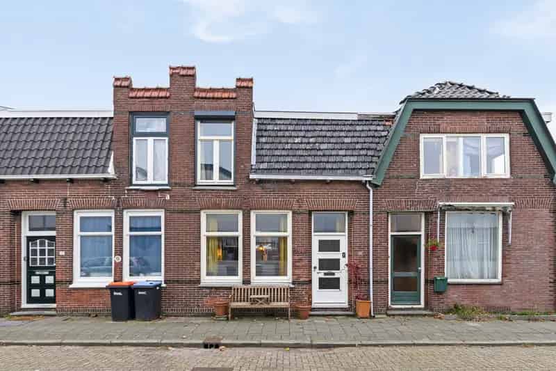 Te Koop: 2-Slaapkamers Huis Zaandam - Nieuwe Fundering Inclusief