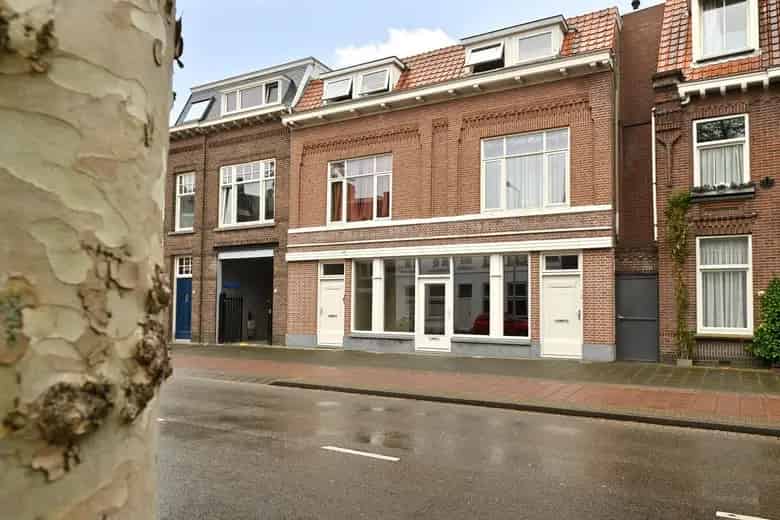 211 m2 Kantoorruimte te Huur Bergen op Zoom