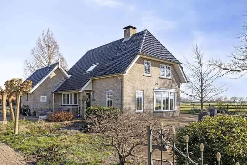 Landelijk Landhuis met 15000m2 grond nabij Hardenberg