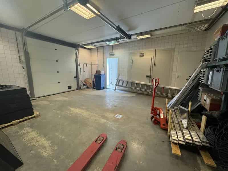 Bedrijfshal Almere 140m² te koop - Direct aan A6