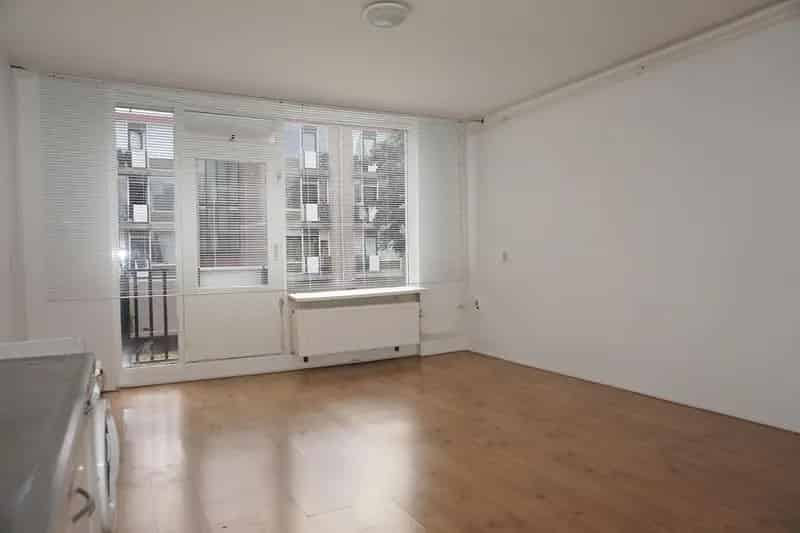 Studio Amsterdam 30m2 Nabij Metro Winkelcentrum