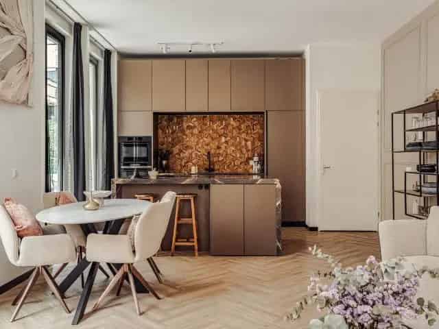 Amsterdam benedenwoning 70m2 tuin parkeerplaats