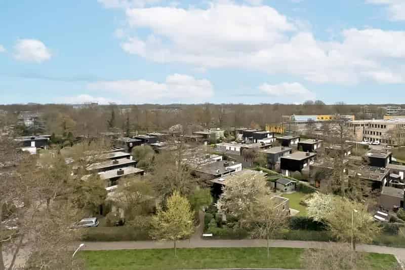 Hoekappartement Uithoorn: Lichtrijk & Ruim met 2 Balkons
