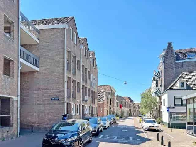 Dordrecht Varkenmarkt: Ruime woning met 3 slaapkamers en tuin