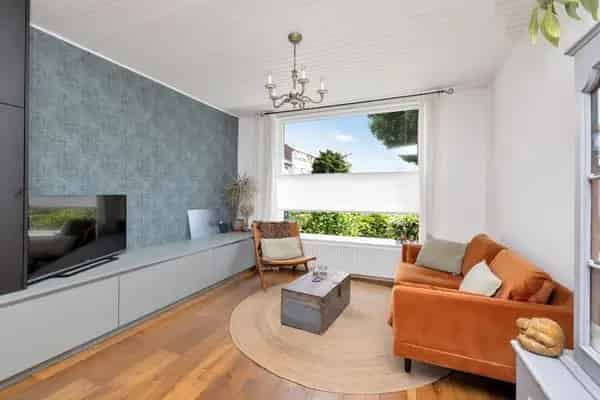 Hoekwoning Veldhoven - Instapklaar met Tuin en Schuur