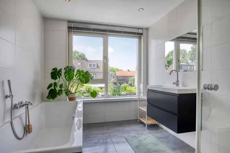 Moderne Tussenwoning Oranjewijk 3 slaapkamers Tuin West