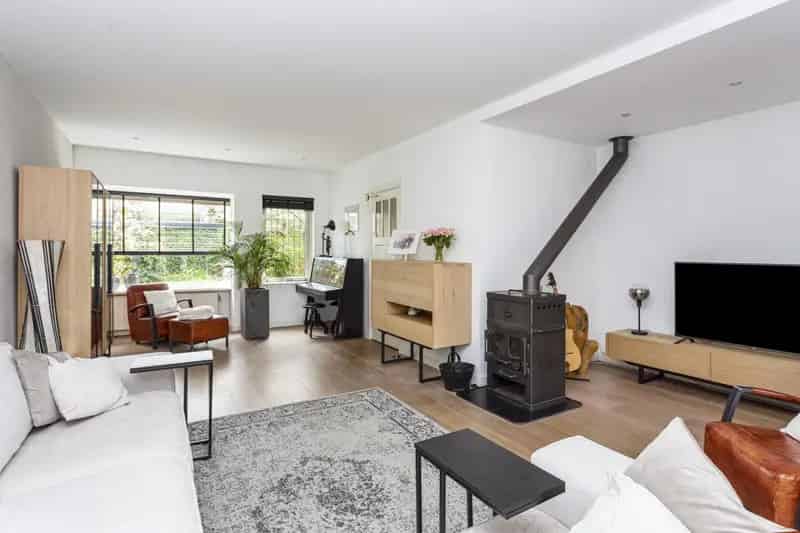 Jaren 30 Tweekapper 4 slaapkamers 2 badkamers Utrecht