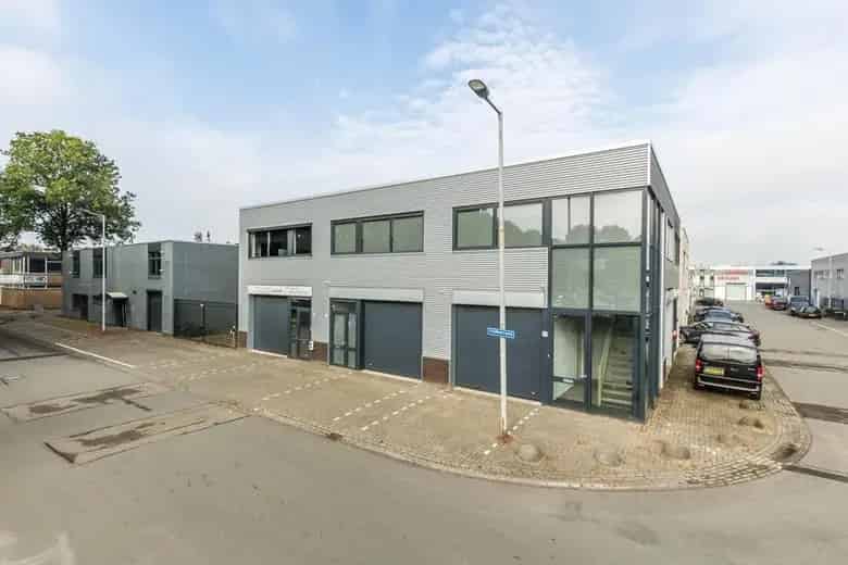 200m2 Bedrijfsruimte te Huur Rotterdam Schiebroek Energieneutraal