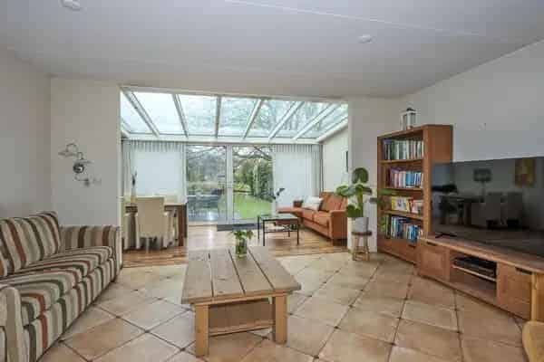 Ruime Tussenwoning Delden Garage Diepe Tuin Vijver Uitzicht Serre Energielabel A