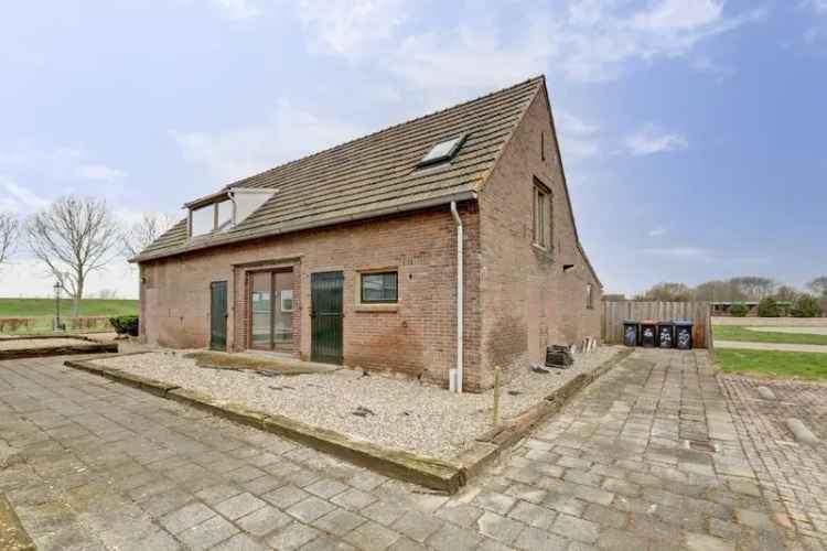 Bedrijfswoning Well 174m
											