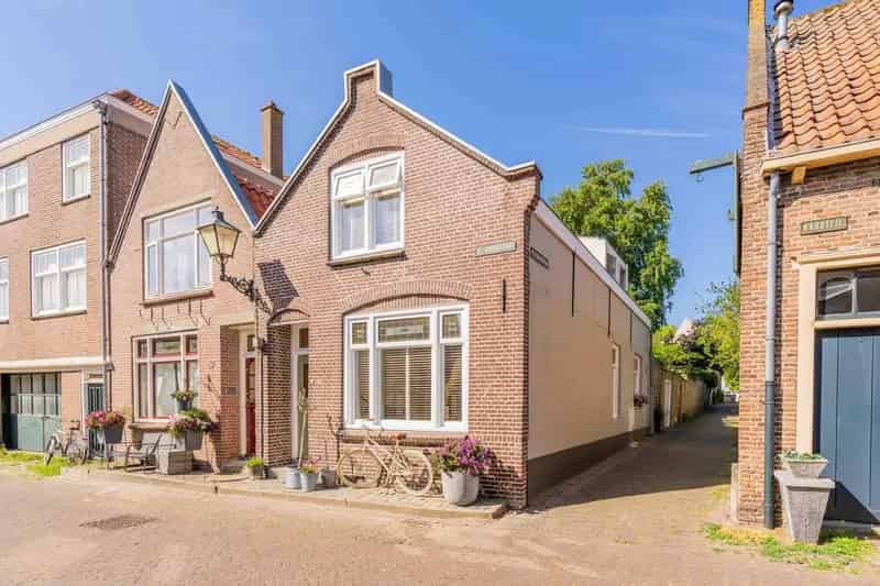 Jaren 20 woning te Zierikzee: Karakter, Comfort en Stadstuin