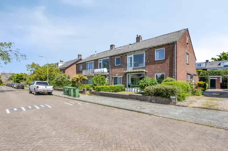 Ruime Hoekwoning Nijmegen Galgenveld 4 slaapkamers Garage Serre