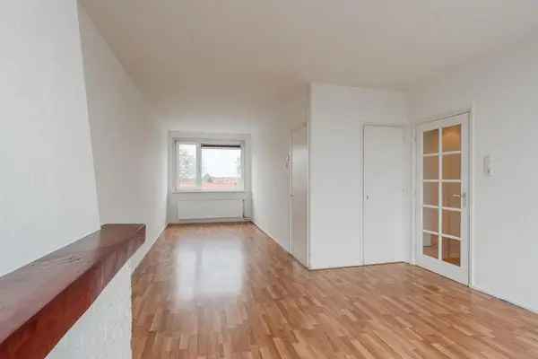 3 Kamer Appartement Zwanenburg Te Renoveren 61m2 Twee Balkons