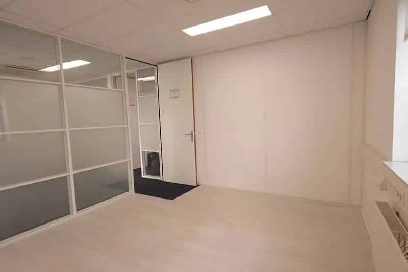 Kantoorruimte Almere 20m² te huur Nabij NS Station A6