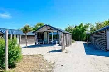 Roompot Ameland Lodge te Koop: Luxe Vuurtoren Uitzicht