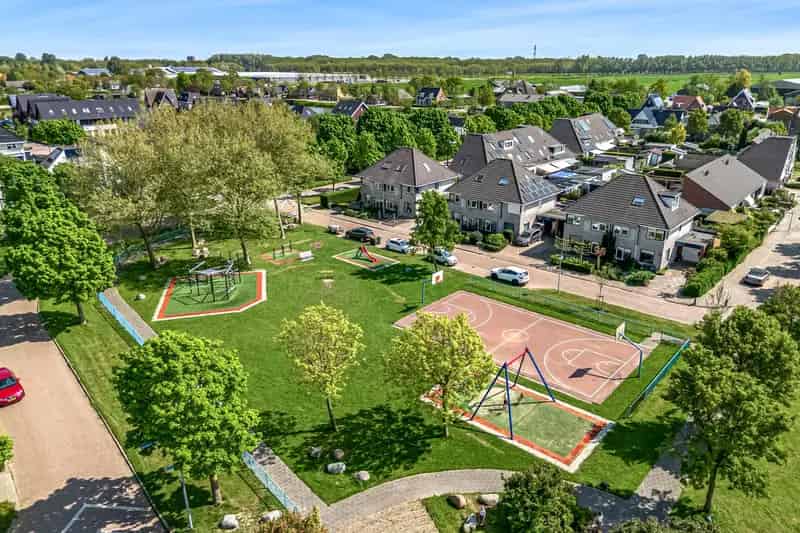 Ruime 4 Slaapkamers 2-onder-1-kapwoning Berkhout