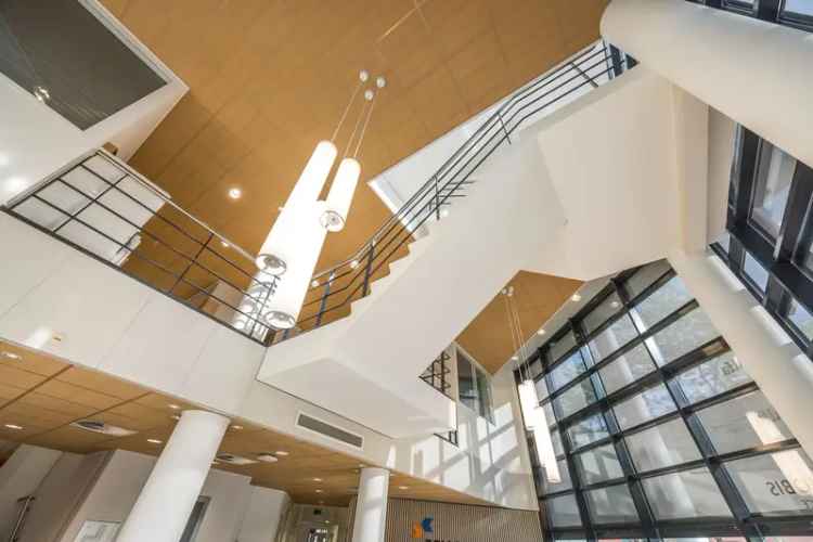 Kantoor te huur Utrecht Rijnsweerd 2239m2 modern gerenoveerd