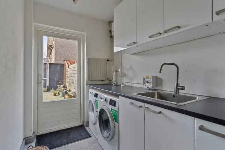 Ruime Tussenwoning Ankeveen met Prachtig Uitzicht en Garage