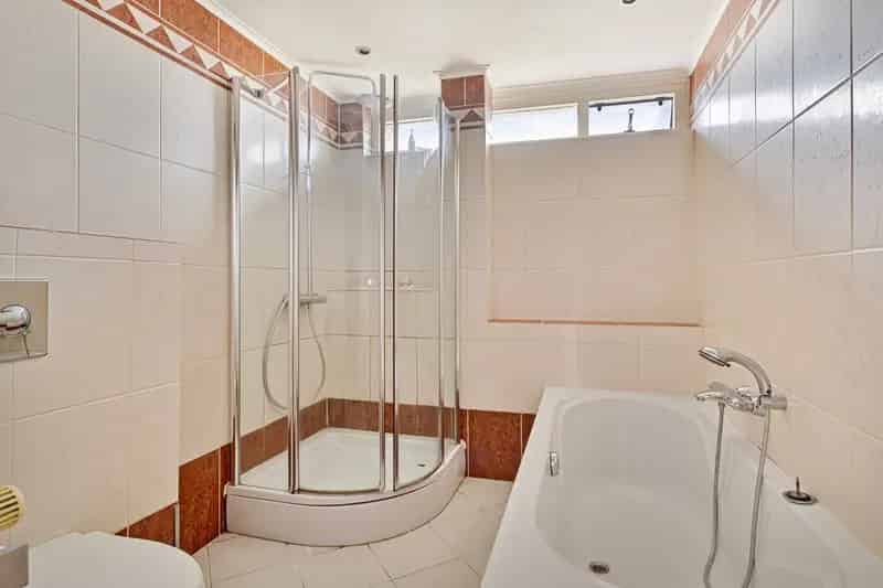Huis te koop Santpoortplein Tilburg 3 slaapkamers grote berging
