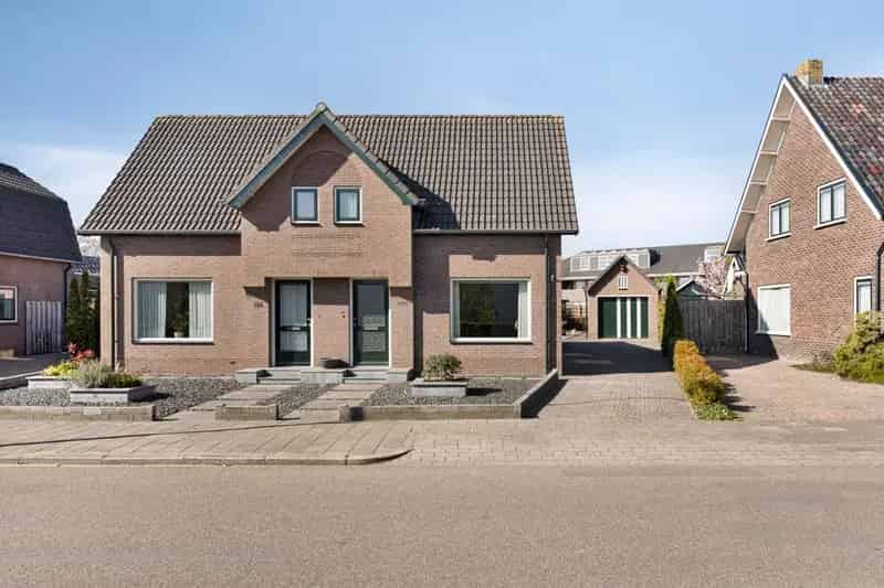 2-onder-1-kapwoning Apeldoorn: Ruime tuin, garage en levensloopbestendig