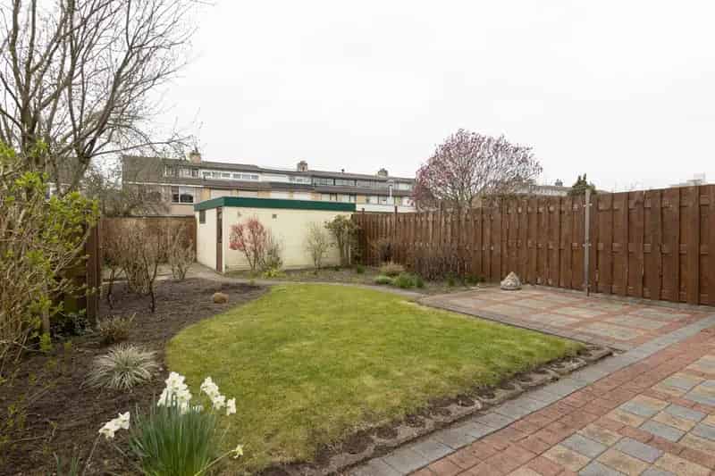 Hoekwoning met Garage en 4 Slaapkamers