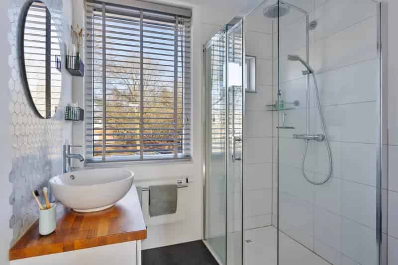 Huis te koop Den Bosch: Instapklare Hoekwoning met Garage