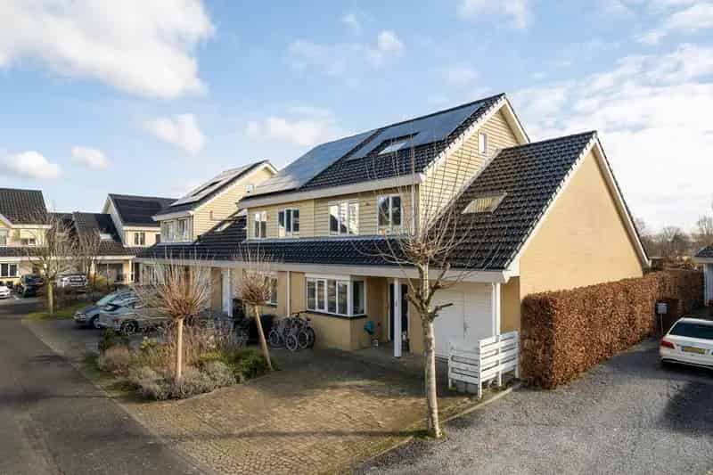 8-Kamer Hoekwoning Sveaparken 203m2 Ruime Tuin Sauna
