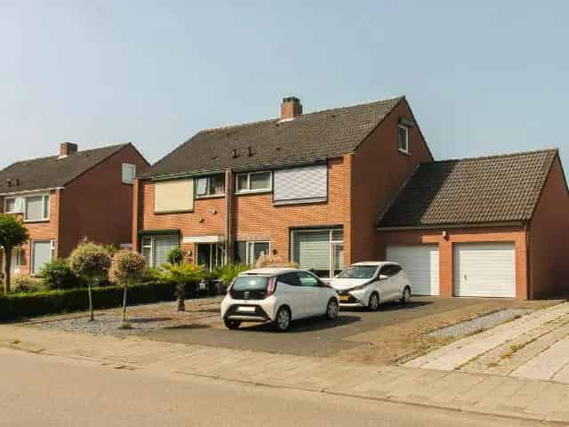 Tweekapper Vogelwaarde: 4 slaapkamers, dubbele garage, nieuwe kozijnen