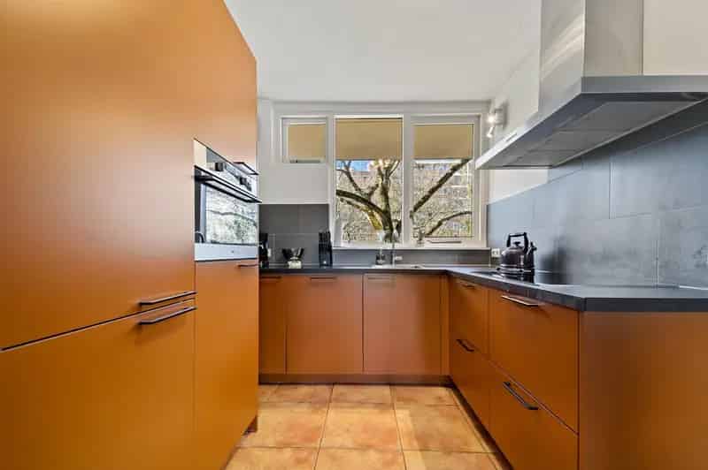 Ruime 5 Slaapkamer Maisonnette Den Haag