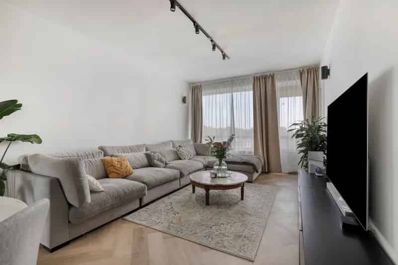 Ruim 5-kamerappartement Amsterdam Zuidas 103m2