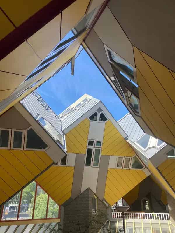Kubuswoning Rotterdam Gemeubileerd Uniek Ontwerp Piet Blom