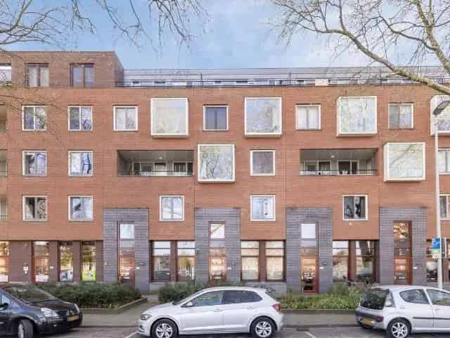Woning te koop Rotterdam Mathenesserdijk: Instapklare woning met moderne keuken