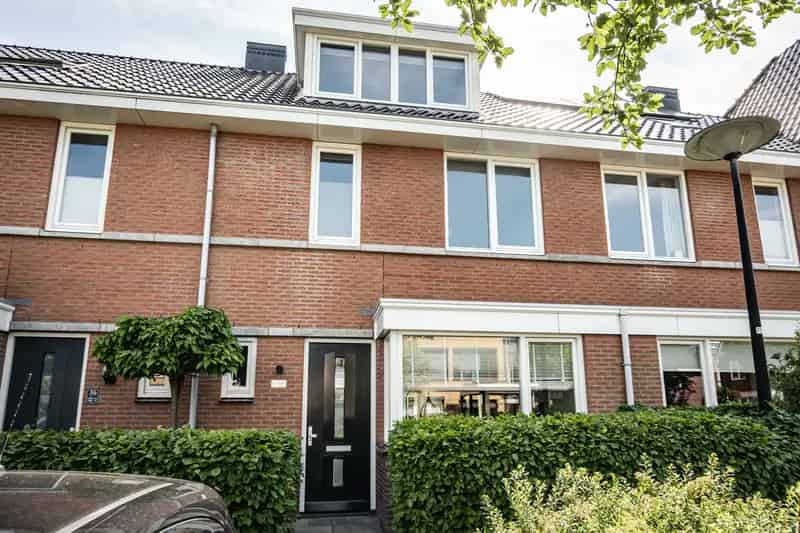 Ruim Tussenhuis 146m2 4 Slaapkamers Beverwijk Broekpolder