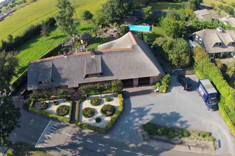 Charmante Woonboerderij nabij Chaam met Zwembad en Paardenmogelijkheden