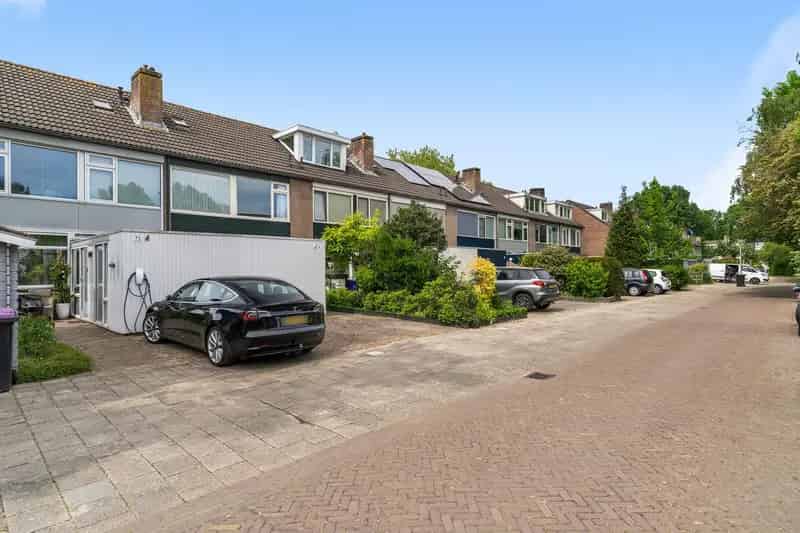 5-kamer Eengezinswoning Delft Ruime Tuin Nabij Scholen