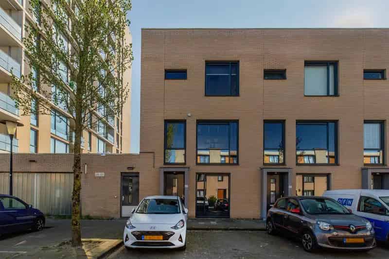 Eengezinswoning Vrijenburg Moderne Renovatie Daktuin Parkeerplaats