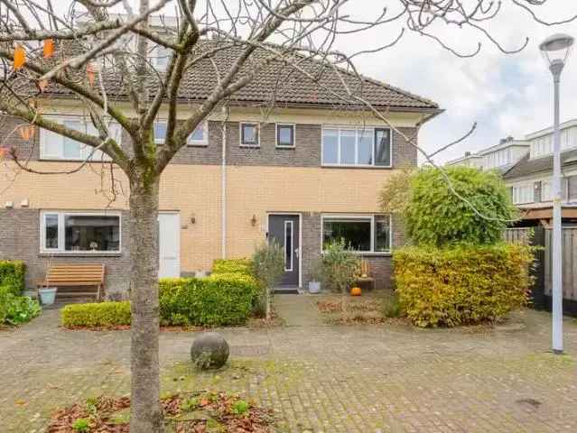 Moderne Eindwoning 4 Slaapkamers Lisserbroek