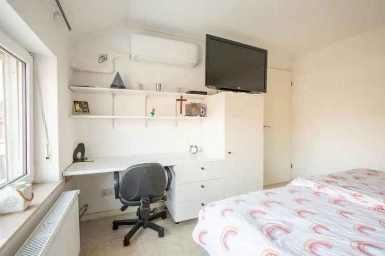 Half Vrijstaand Huis Eygelshoven 3 slaapkamers Garage Serre Zonnepanelen
