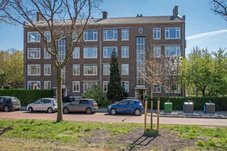 Ruim 3-kamerappartement Rijswijk met balkon en groen uitzicht