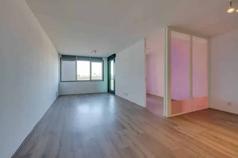 Modern Appartement Purmerend  Balkon Parkeerplaats
