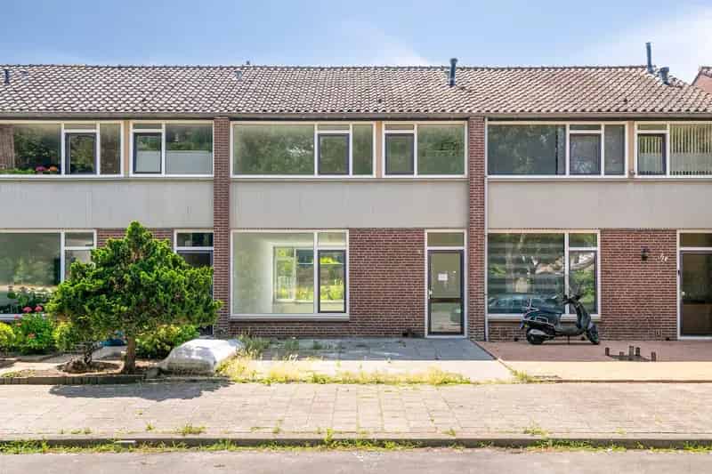 Tussenwoning Hoge Vught 4 slaapkamers tuin zuiden energielabel B