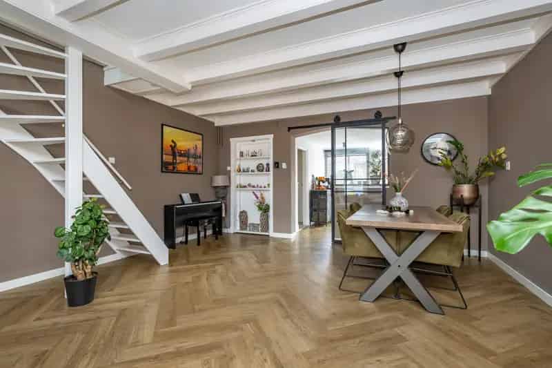 Instapklare Tussenwoning Sommelsdijk 3 slaapkamers