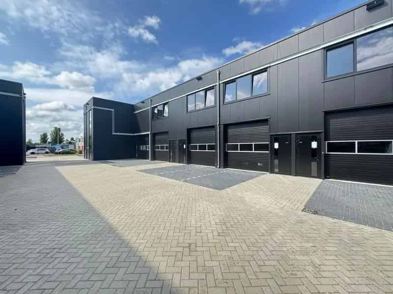 Bedrijfshal Oud-Beijerland | Zoek bedrijfshallen te huur: Antonie van Leeuwenhoekstraat 1-B4 3261 LT Oud-Beijerland 