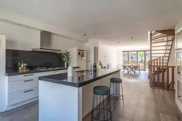 Eengezinswoning Diemen Centrum 169m2 3 slaapkamers 2 parkeerplaatsen