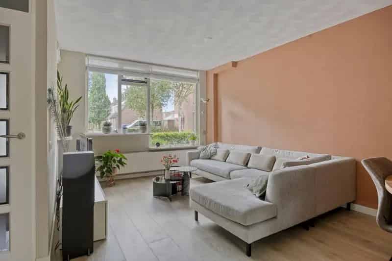 Tussenwoning Waalwijk: 4 slaapkamers, moderne badkamer, fijne tuin