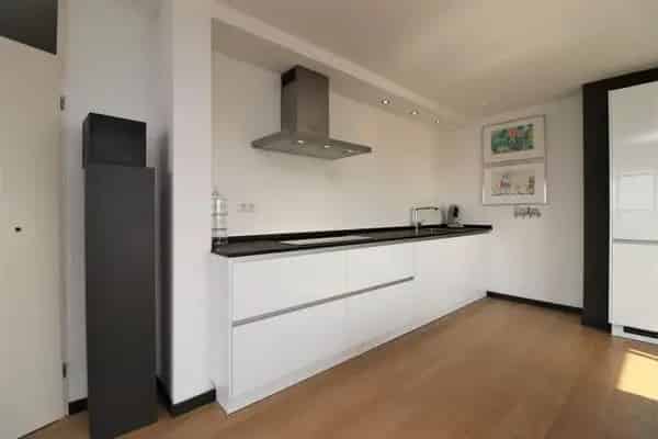 Modern 2 Slaapkamer Appartement nabij Erasmus Universiteit
