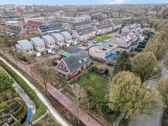 Ruime woning Tiel met grote tuin en garage ideaal voor gezinnen of mantelzorg