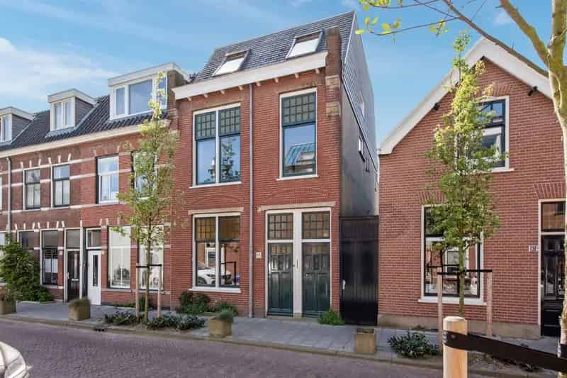 Huis te koop Delft Willemstraat: 5 6 kamer herenhuis Hof van Delft