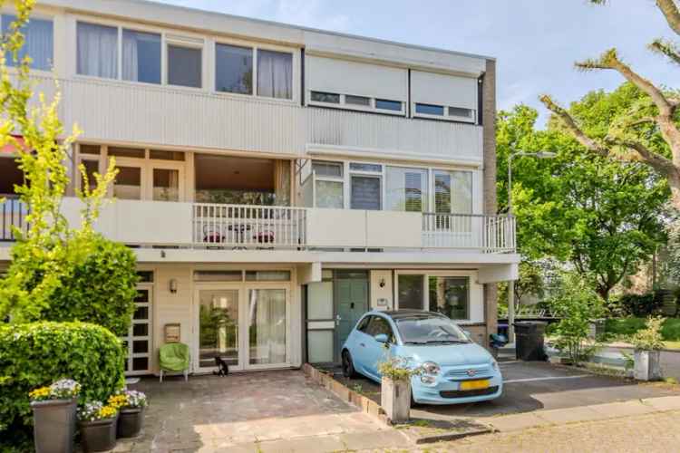 Ruime Tussenwoning Bleiswijk 4 slaapkamers 2 badkamers Eigen parkeerplaats