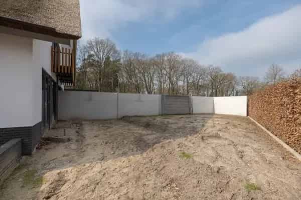 Moderne Halfvrijstaande woning casco 4 slaapkamers